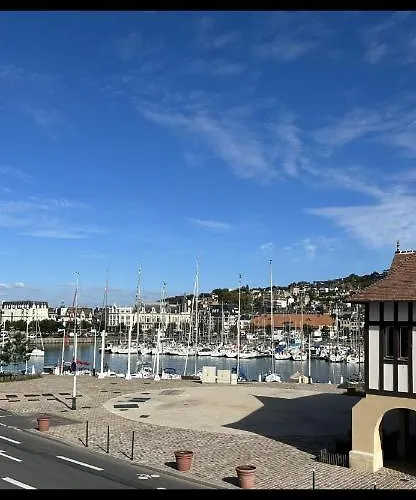 La Marine 2